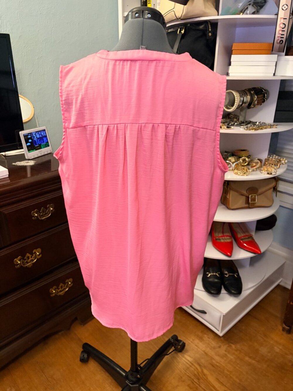Womens XL Pink Sleeveless V Neck Blouse Flowy Work Top Barbiecore Casual Chic - Picture 2 of 7